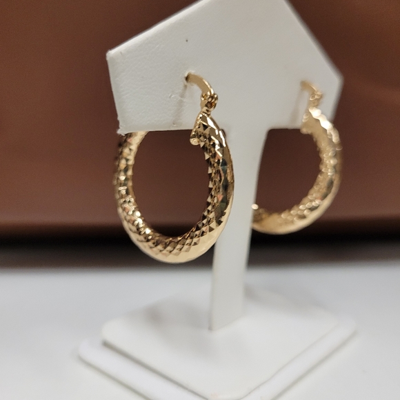 Gold plated hoop earings - Picture 2 of 3